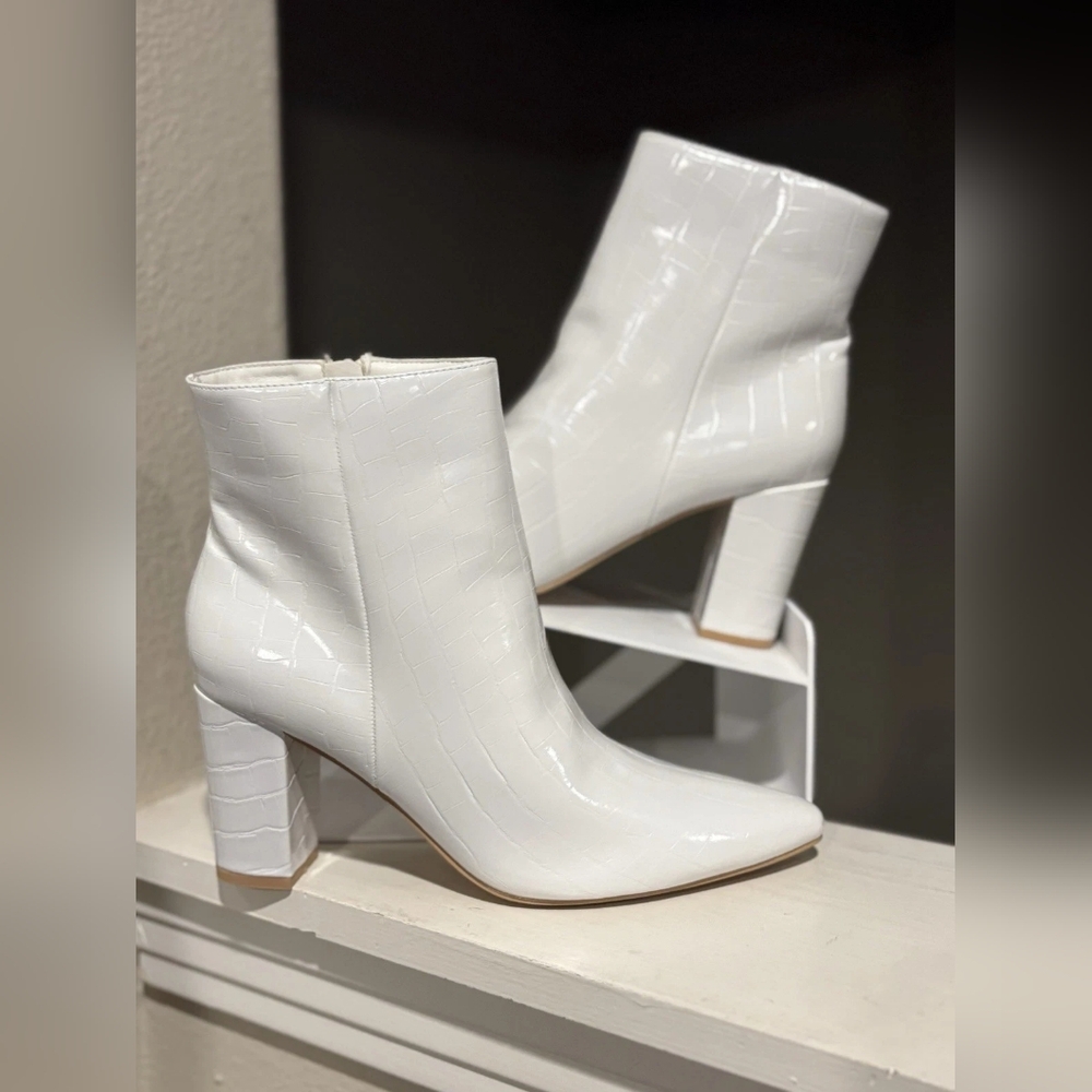 Elegant White Ankle Boots